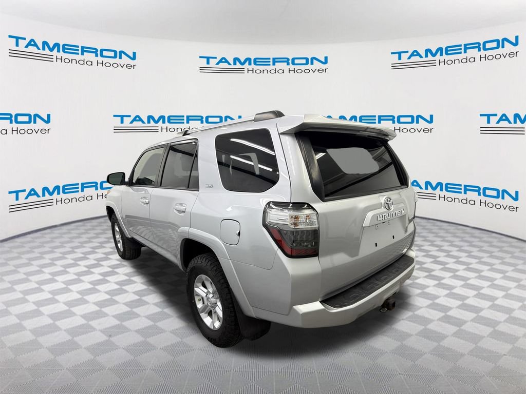 Used 2019 Toyota 4Runner SR5 AWD/4WD image 3