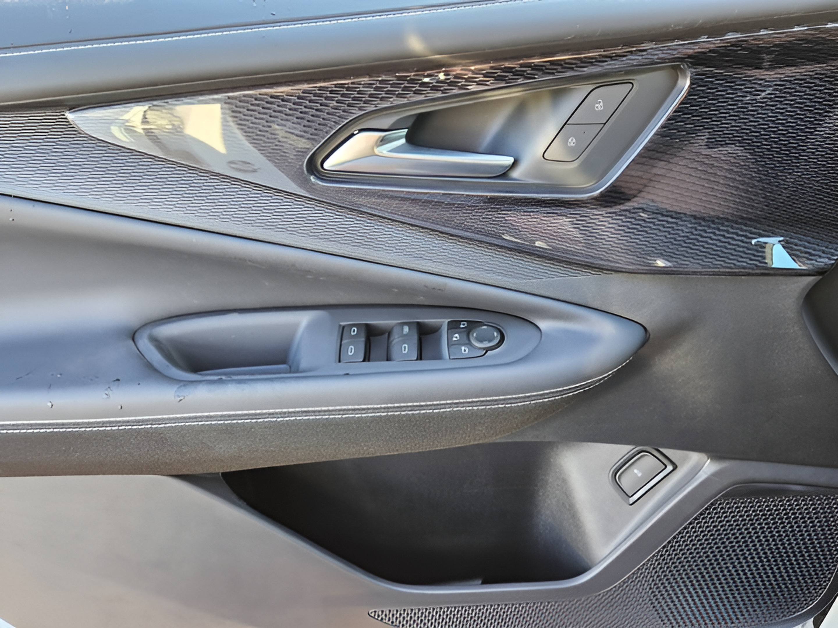 New 2025 Chevrolet Blazer EV LT FWD image 18