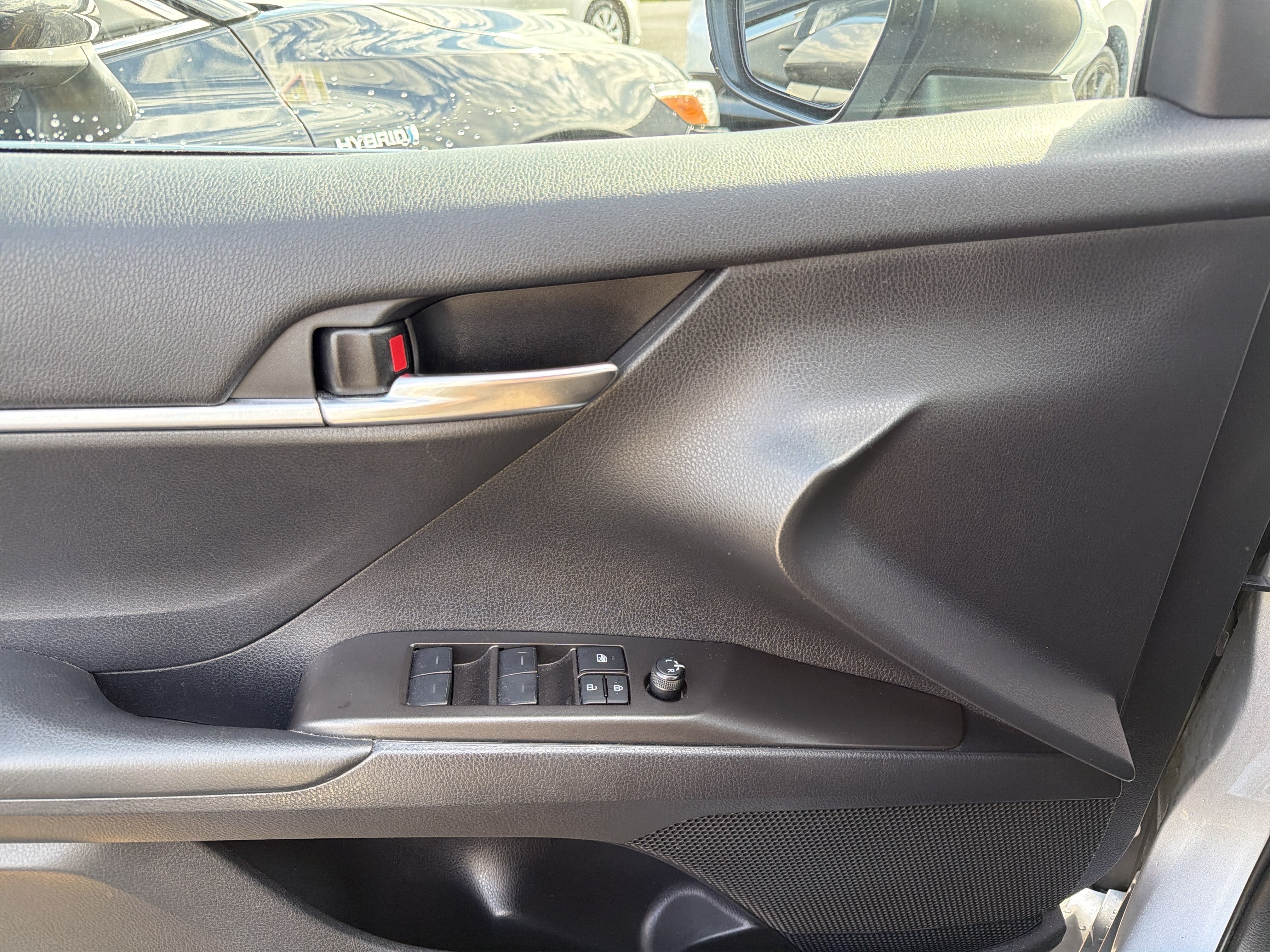 Used 2022 Toyota Camry LE w/ Carpet Mat Package (TMS) FWD image 15