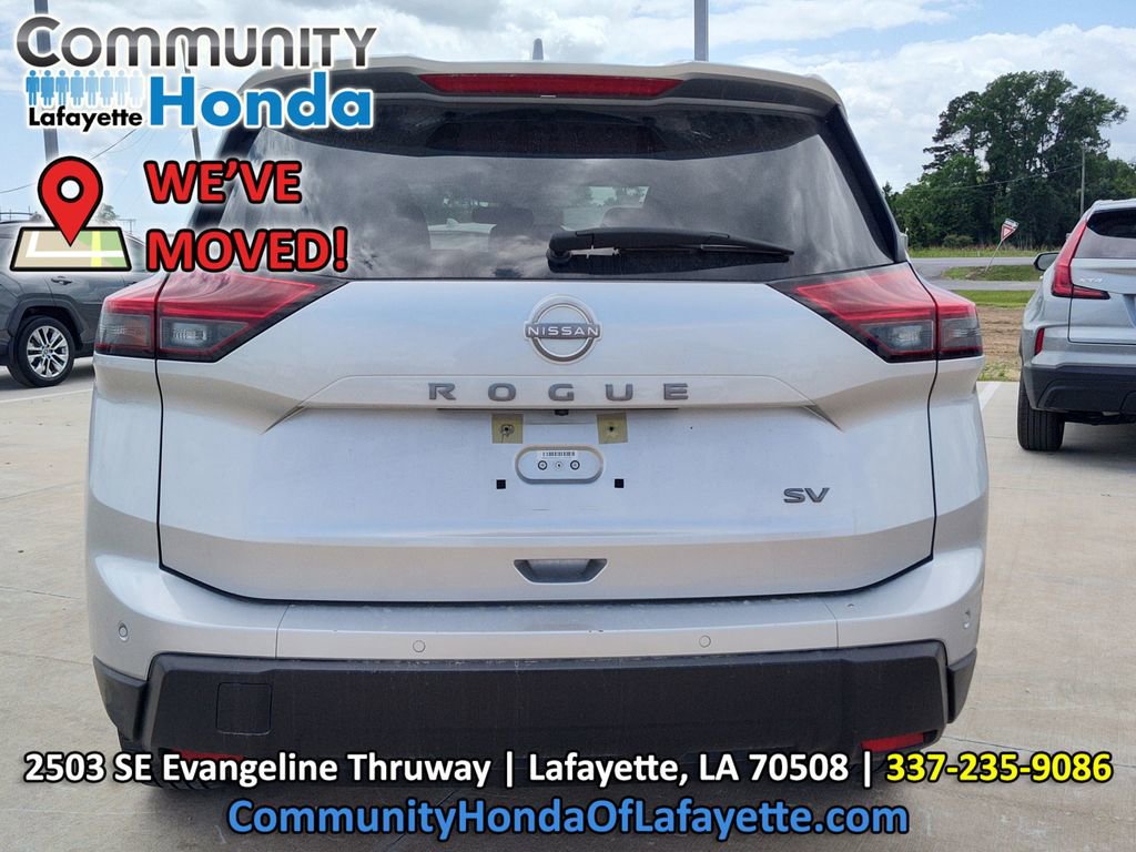 Used 2024 Nissan Rogue SV FWD image 7