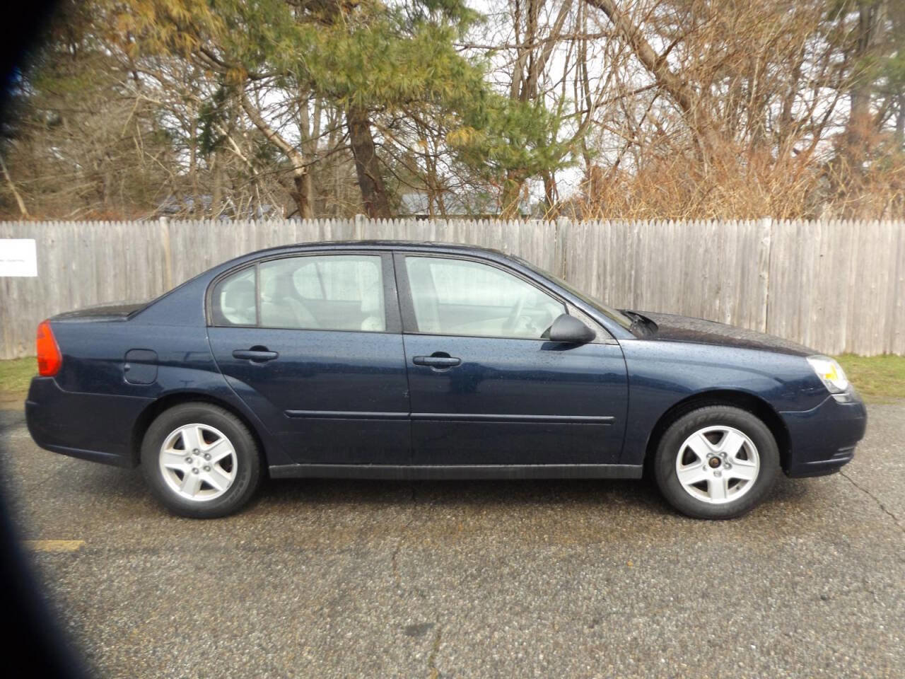 Used 2004 Chevrolet Malibu LS w/ Preferred Equipment Group image 8