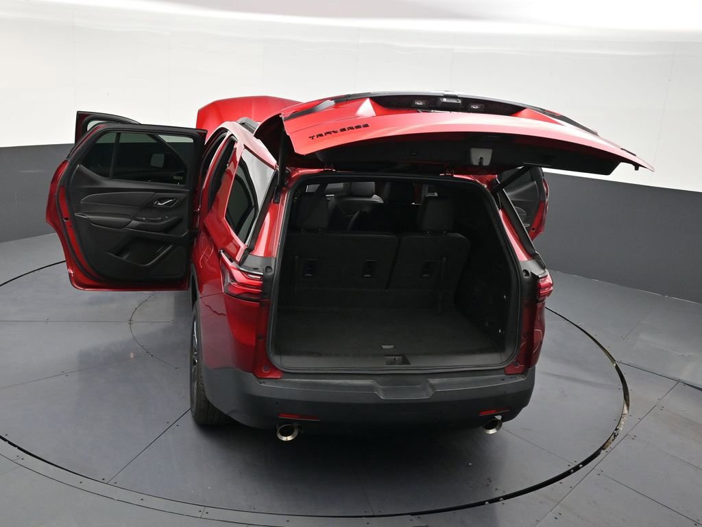 Used 2022 Chevrolet Traverse RS FWD image 33