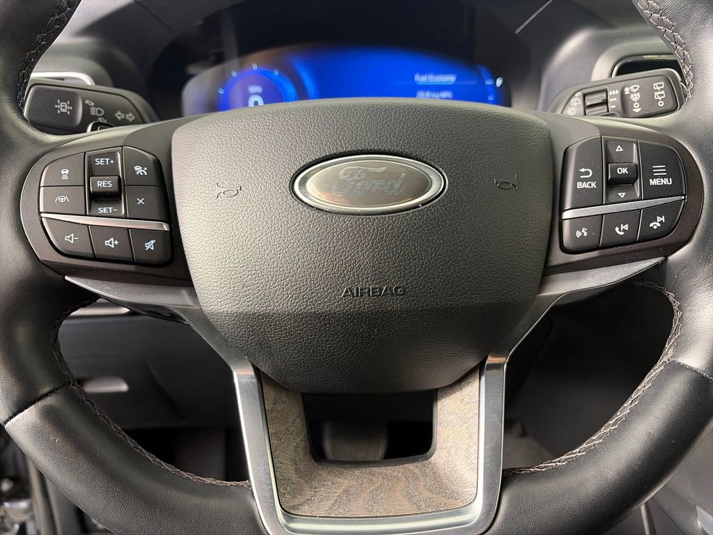 Certified 2020 Ford Explorer Platinum w/ Premium Technology Package AWD/4WD image 16