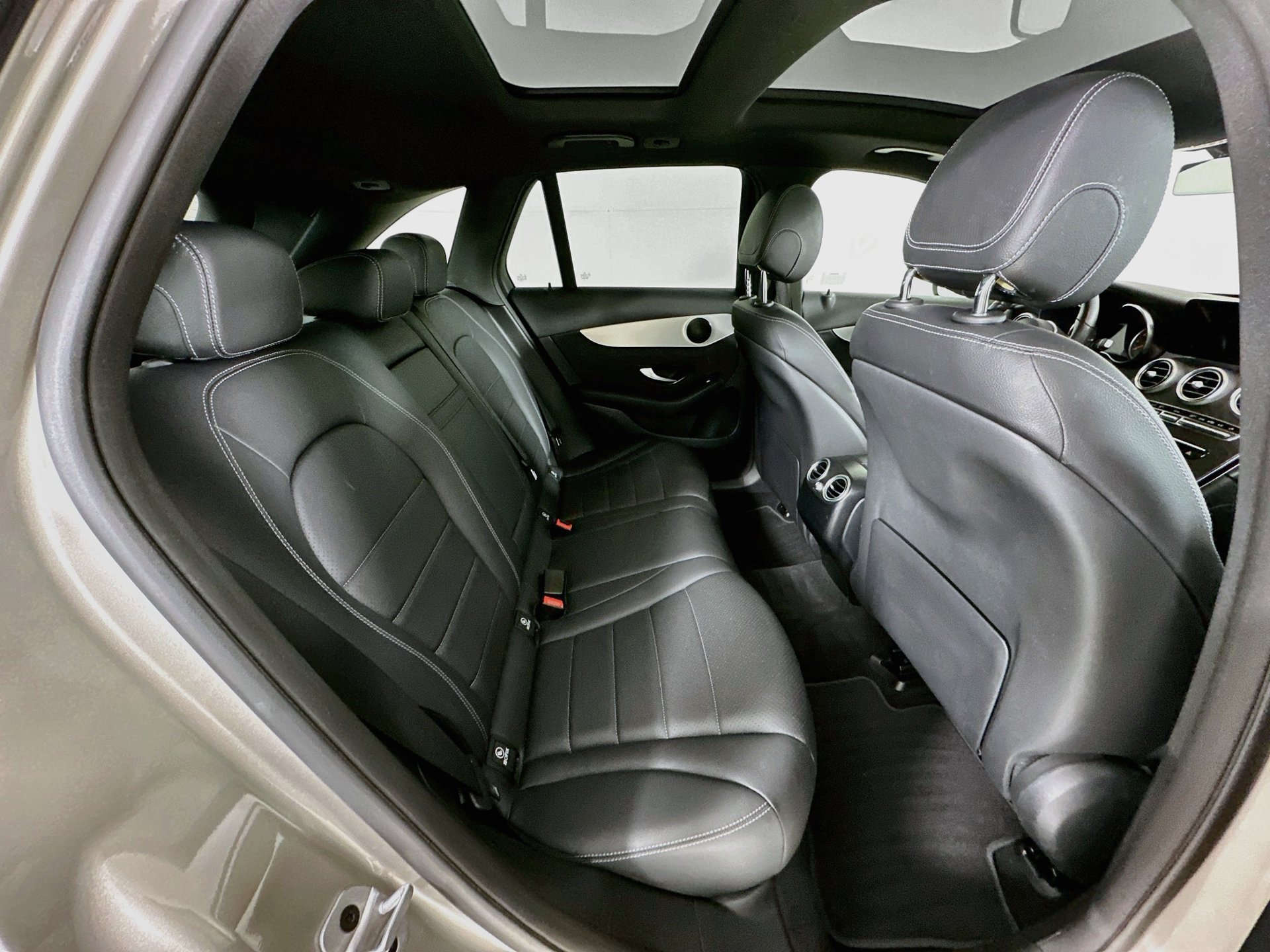 Certified 2022 Mercedes-Benz GLC 300 image 29
