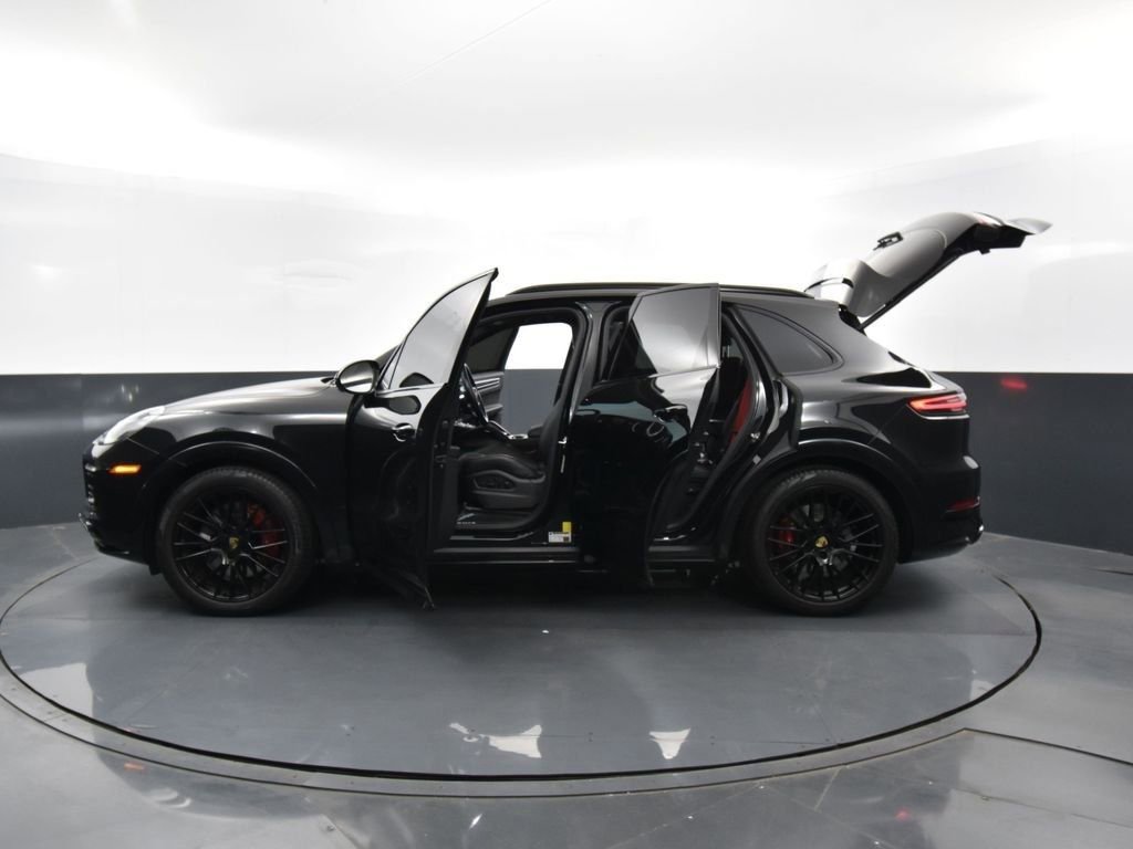 Used 2023 Porsche Cayenne GTS image 36