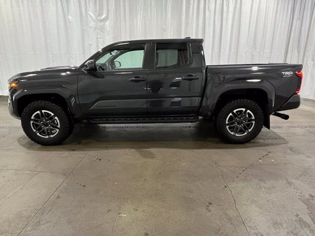 Used 2025 Toyota Tacoma TRD Sport AWD/4WD image 8
