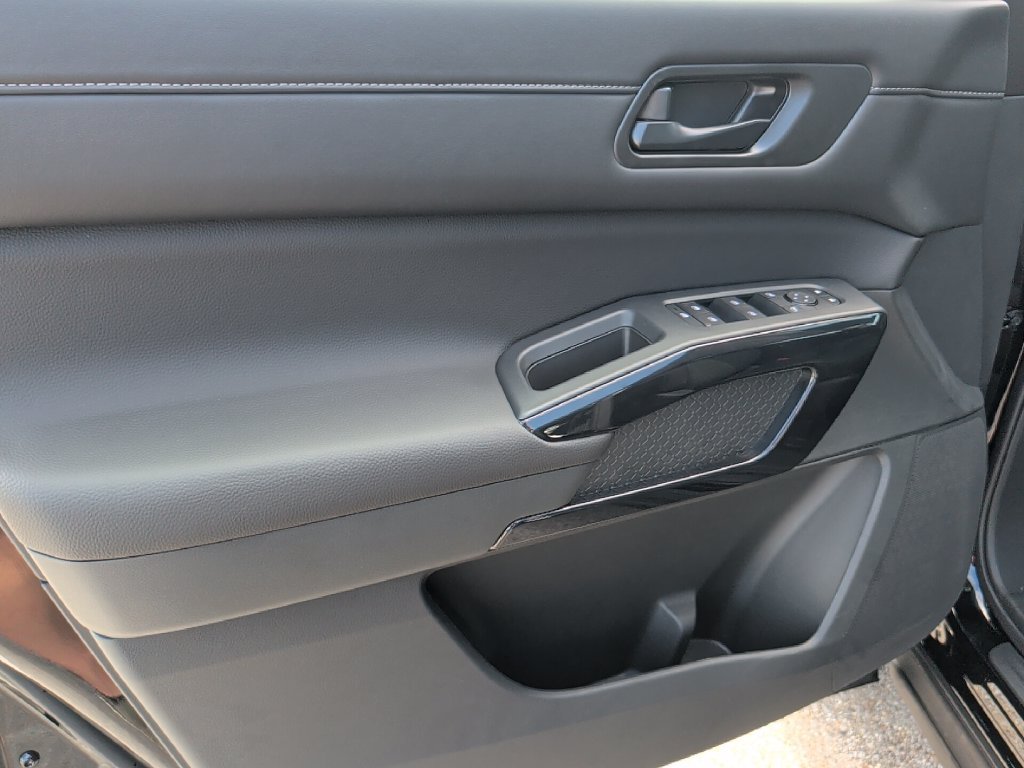 New 2026 Nissan Pathfinder SV FWD image 18