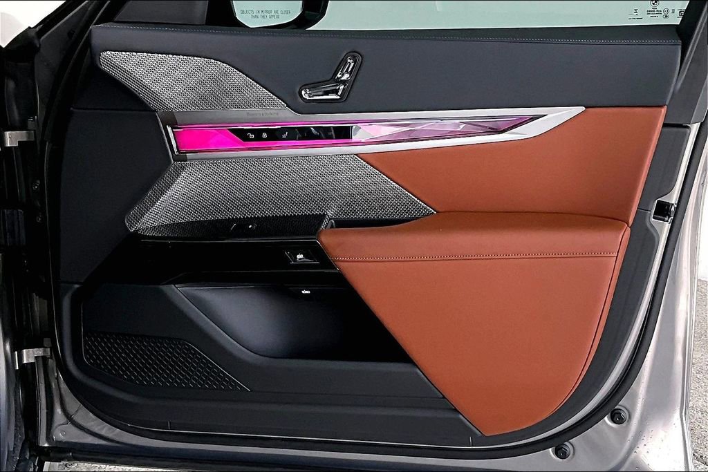 Used 2025 BMW 740i image 26