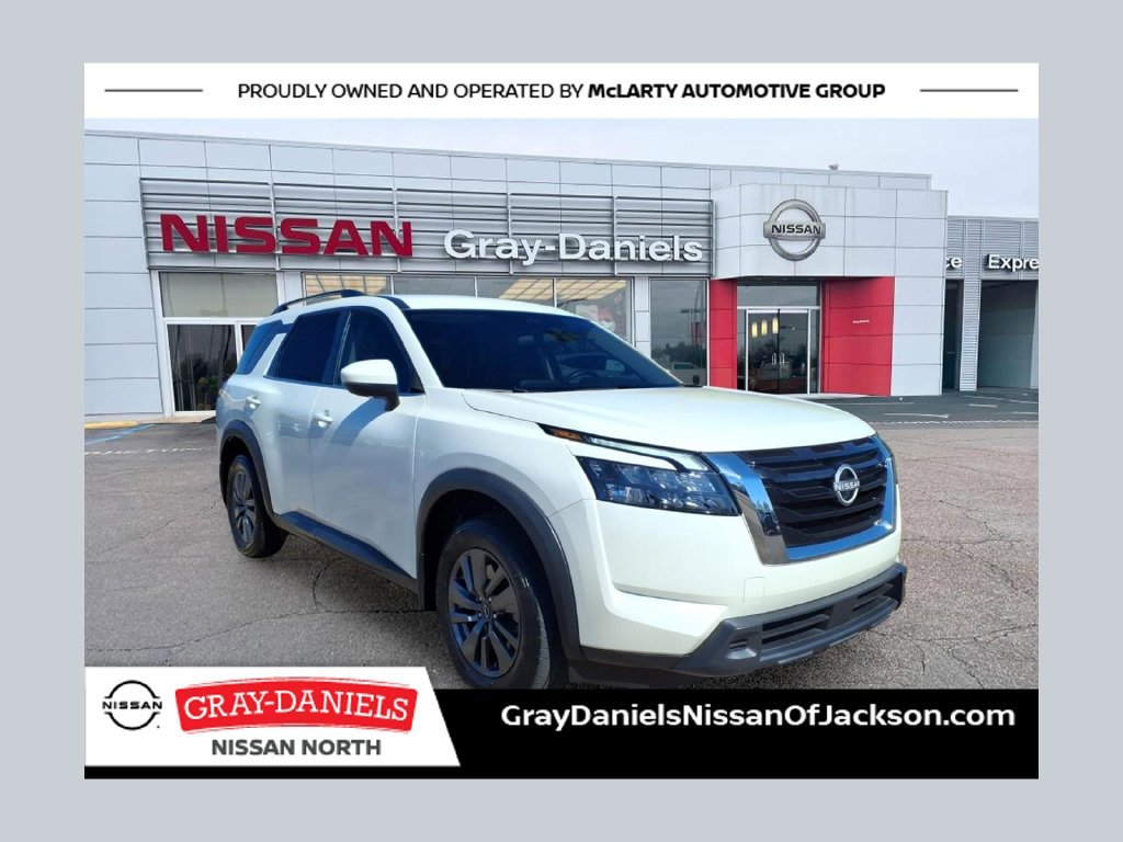 Used 2024 Nissan Pathfinder SV