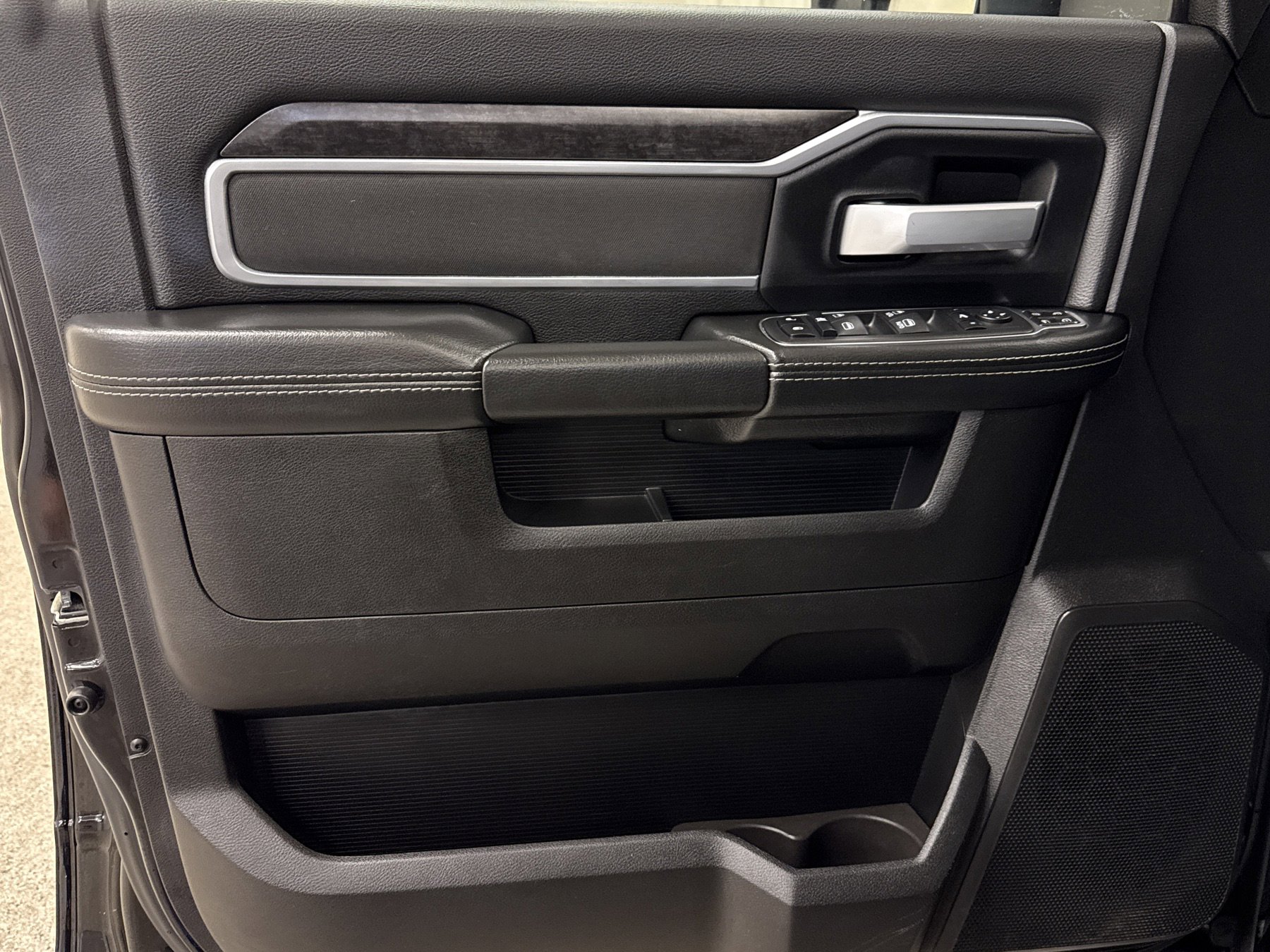 Used 2024 RAM 2500 Big Horn w/ Bed Utility Group image 4