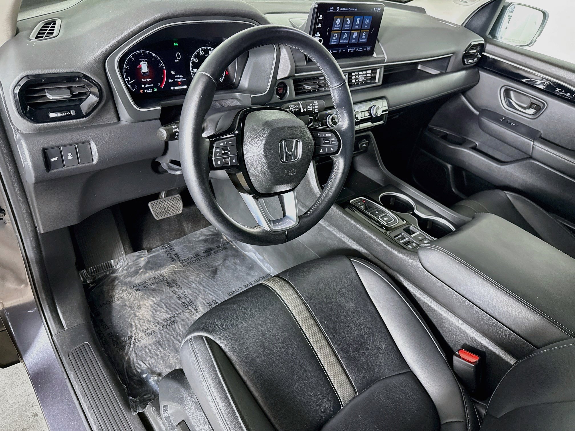 Used 2023 Honda Pilot Touring image 8
