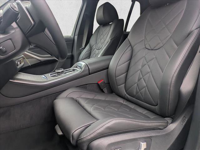 Used 2026 BMW X5 xDrive50e w/ Executive Package image 4