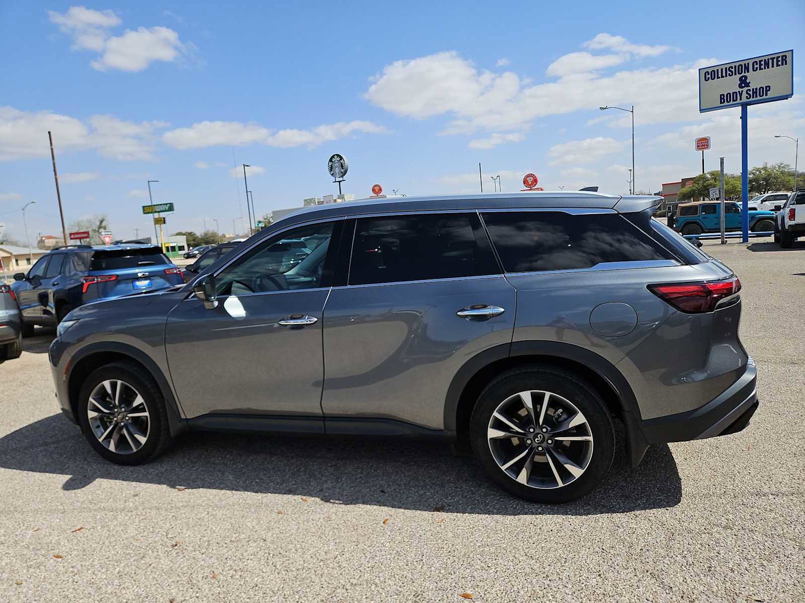 Used 2023 INFINITI QX60 Luxe w/ Cargo Package image 5