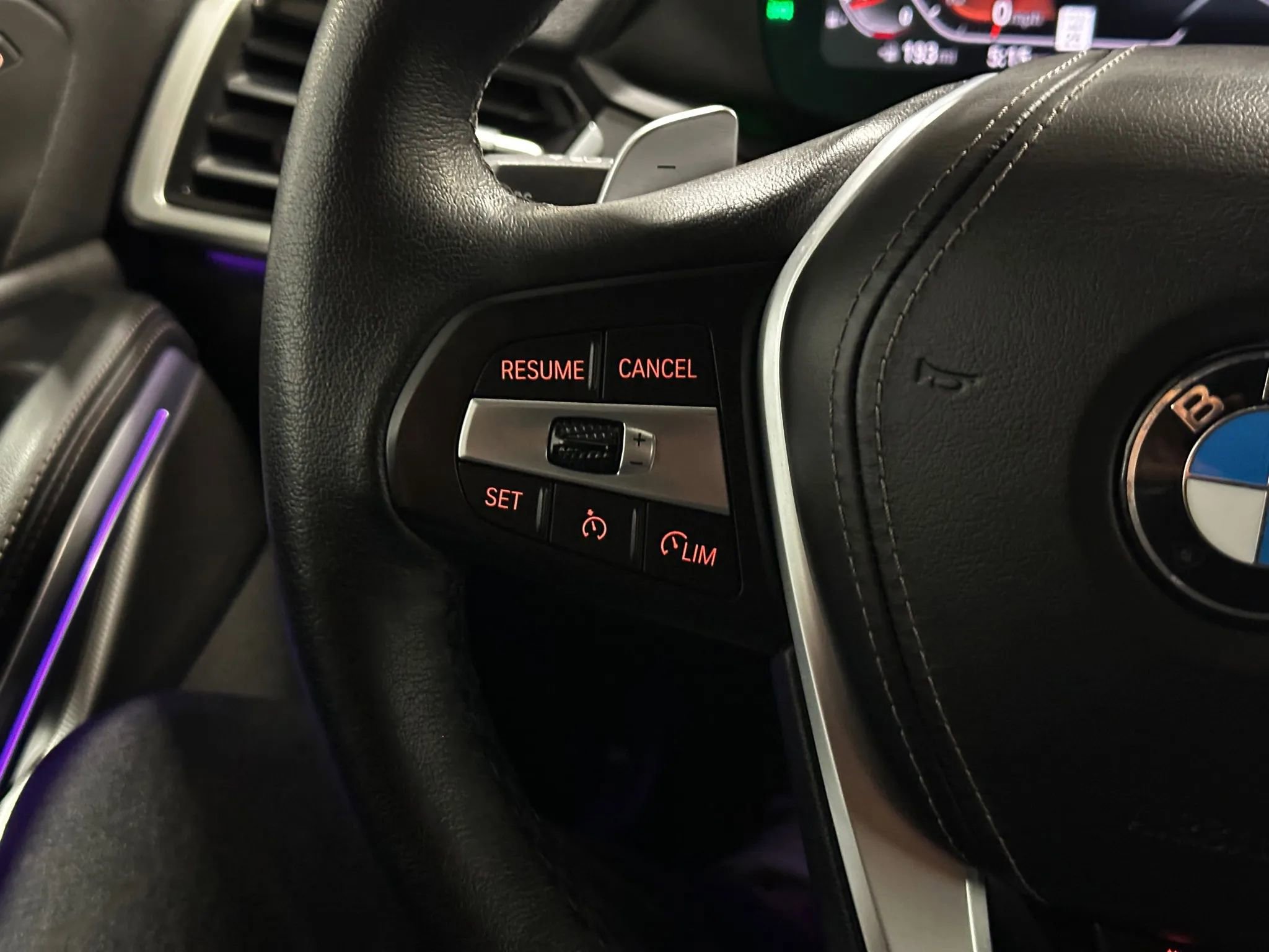 Used 2023 BMW X6 xDrive40i w/ Premium Package image 32