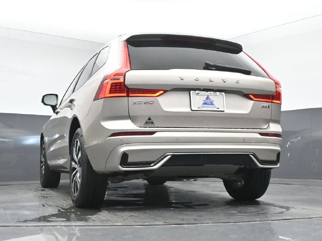 Used 2024 Volvo XC60 B5 Core w/ Climate Package AWD/4WD image 39