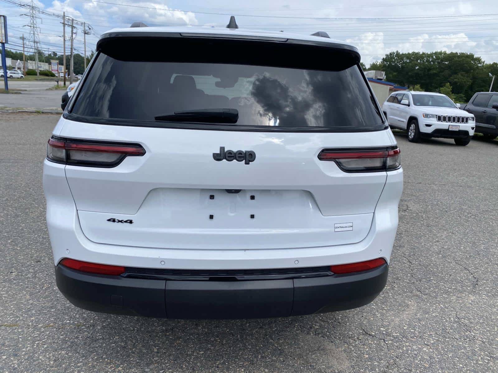 Certified 2023 Jeep Grand Cherokee L Laredo AWD/4WD image 4