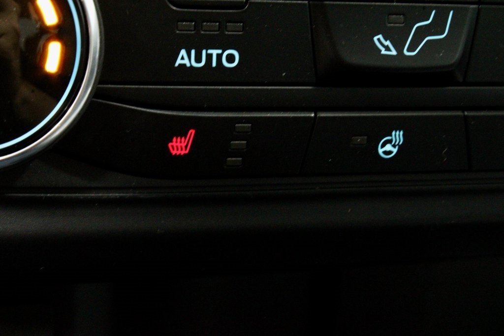 Certified 2023 Ford Maverick XLT w/ Equipment Group 300A Standard image 4