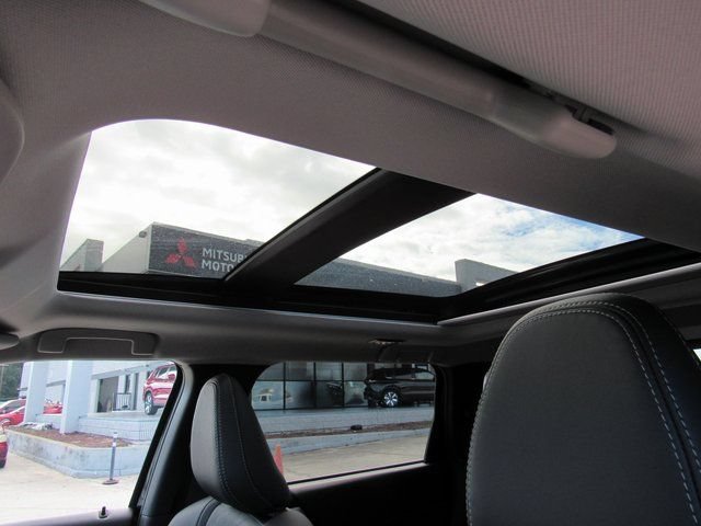 New 2025 Mitsubishi Outlander SE FWD image 16