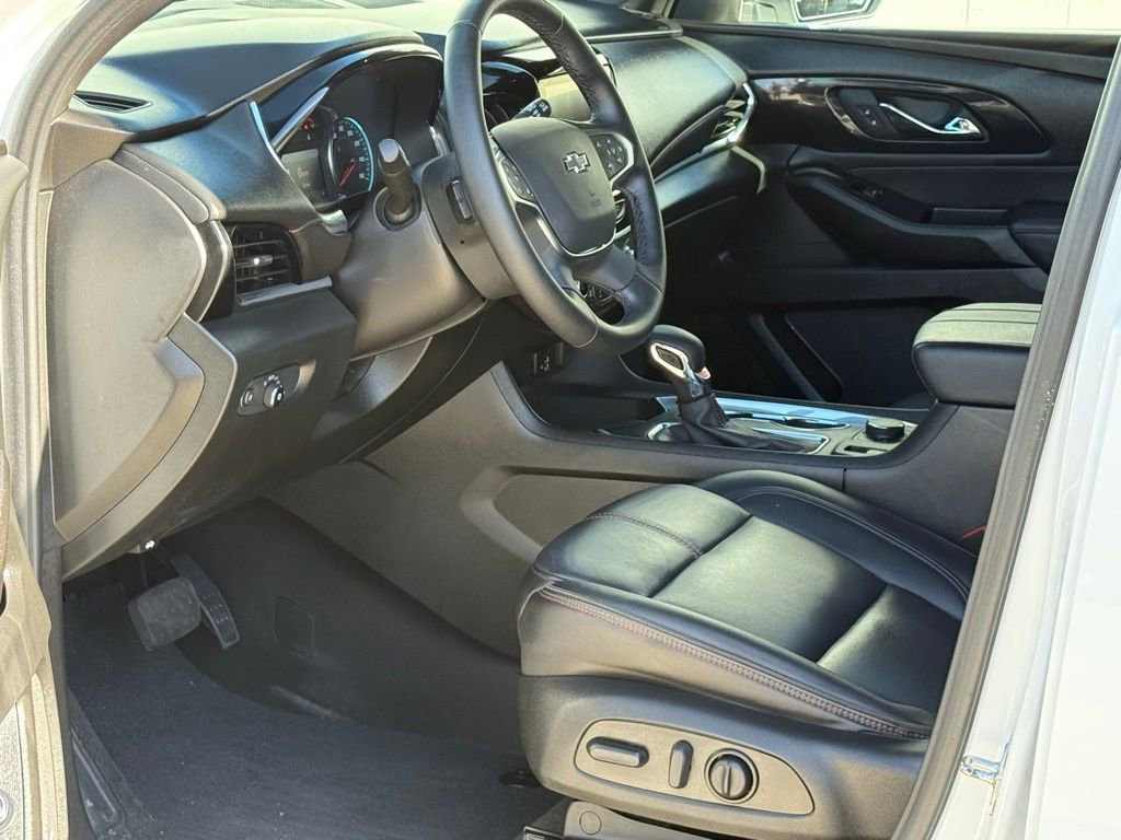 Used 2023 Chevrolet Traverse RS image 6