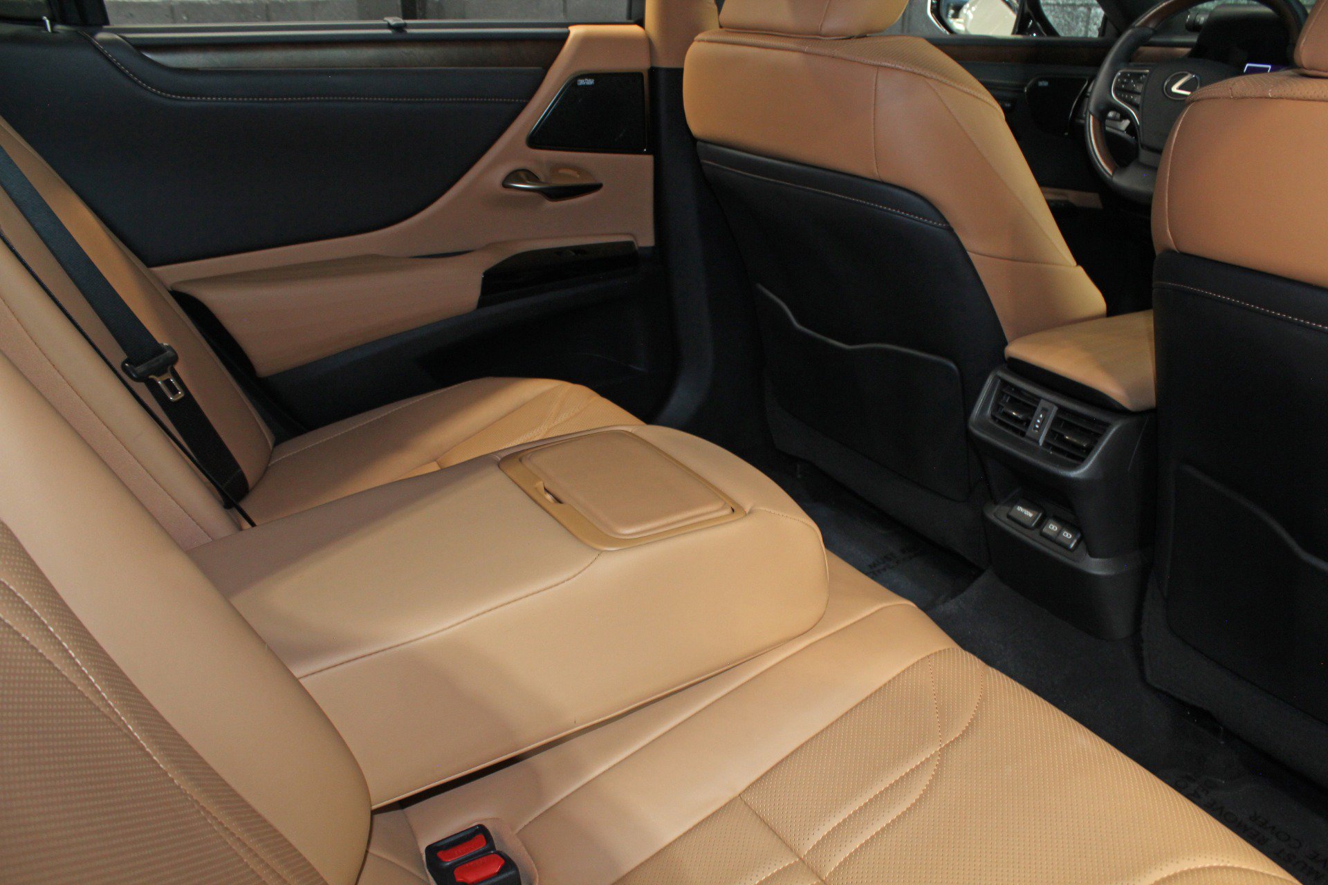 Used 2022 Lexus ES 300h Ultra Luxury w/ Accessory Package 2 FWD image 47