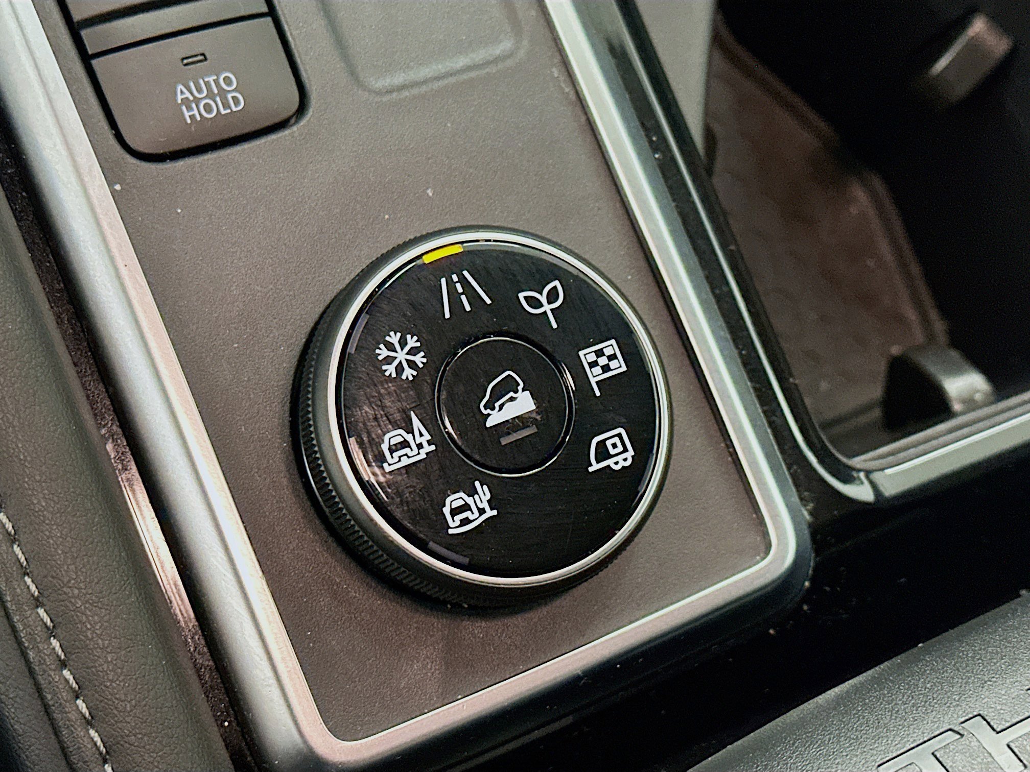 Used 2024 Nissan Pathfinder SV image 26