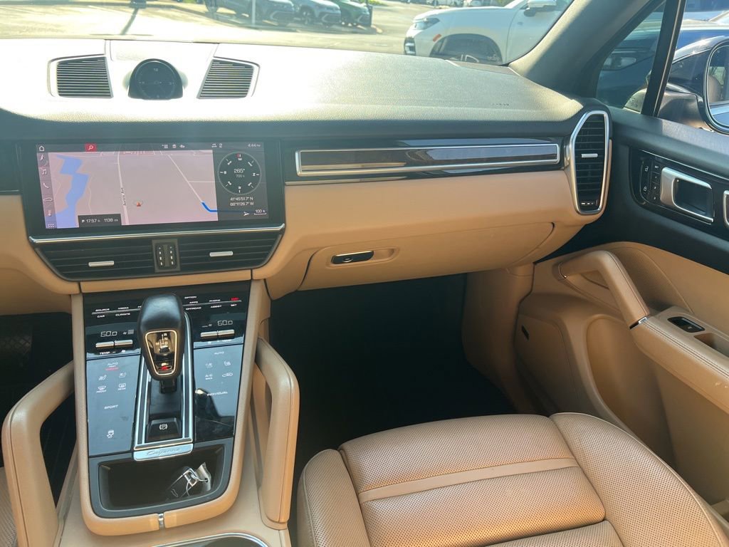 Used 2021 Porsche Cayenne AWD/4WD image 30
