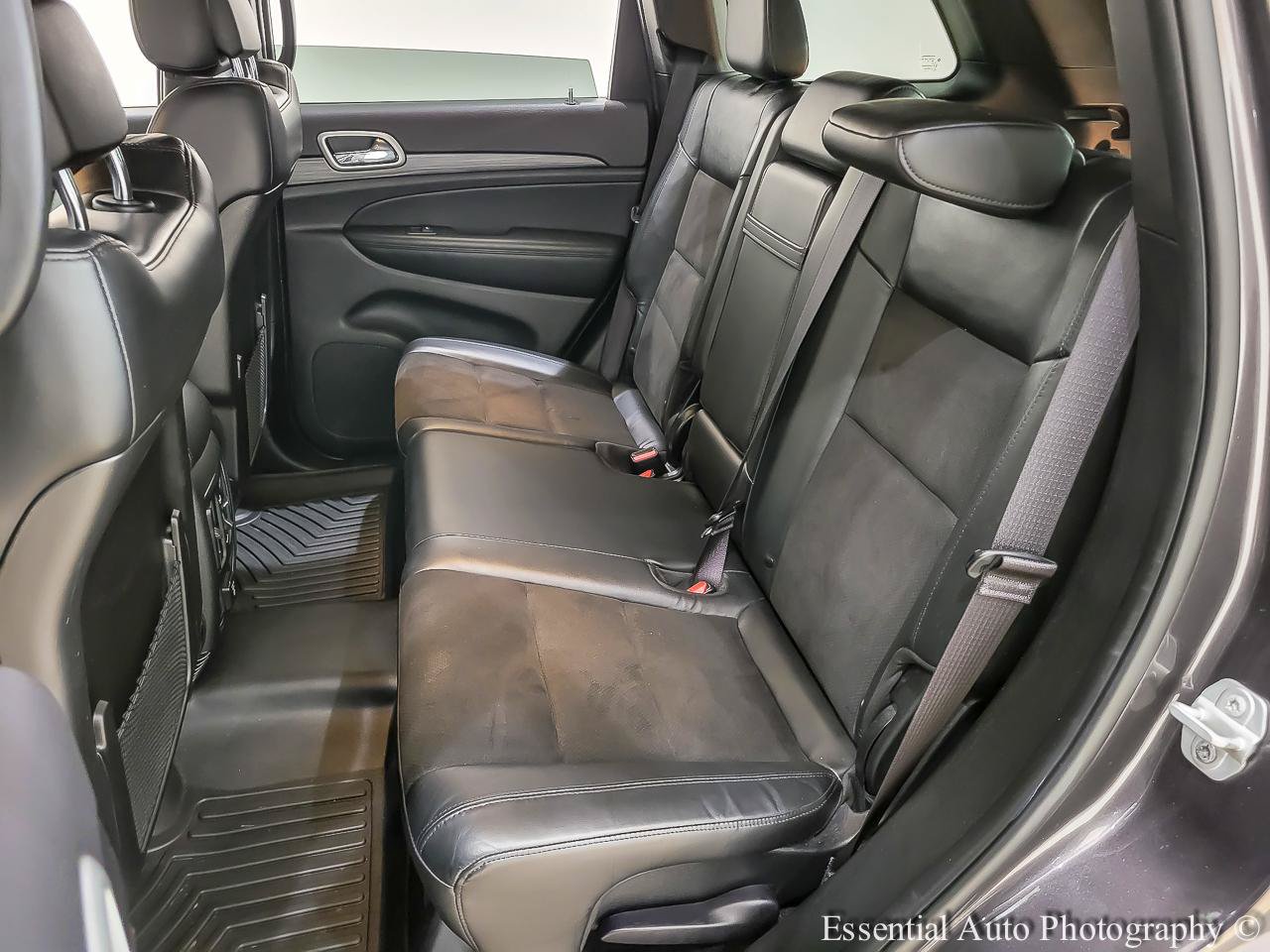 Used 2021 Jeep Grand Cherokee Laredo X AWD/4WD image 16