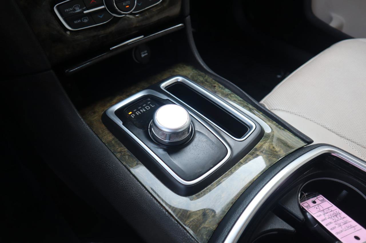 Used 2015 Chrysler 300 C w/ Light Group image 80