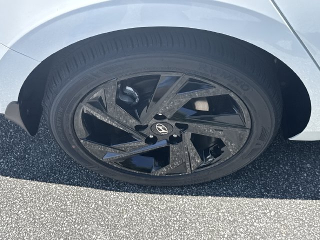 New 2026 Hyundai Elantra Sport FWD image 19