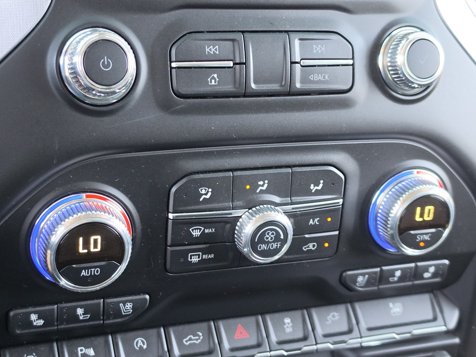 Used 2019 GMC Sierra 1500 SLT w/ SLT Premium Plus Package RWD image 30