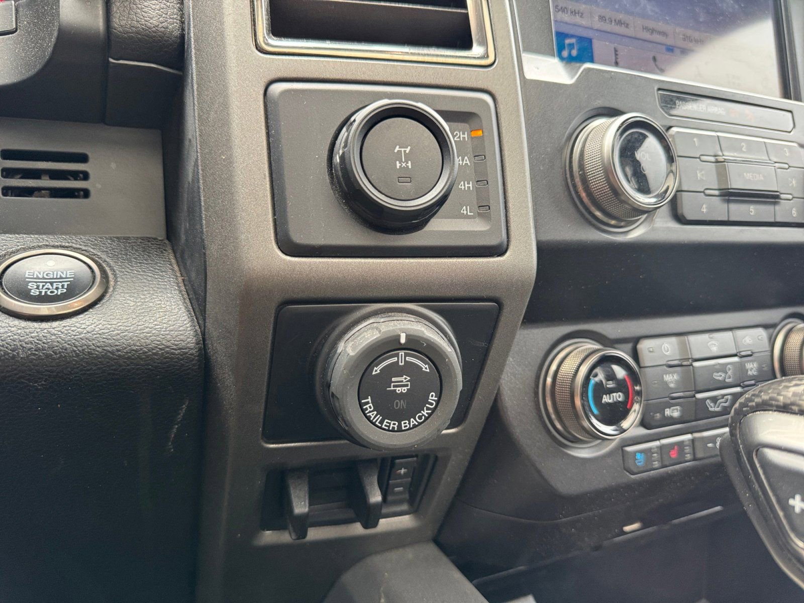 Used 2019 Ford F150 Raptor w/ Equipment Group 802A Luxury AWD/4WD image 24