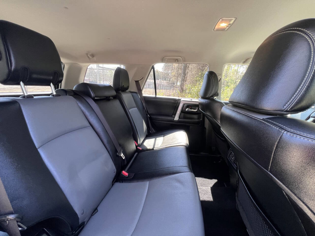 Used 2017 Toyota 4Runner SR5 Premium image 11