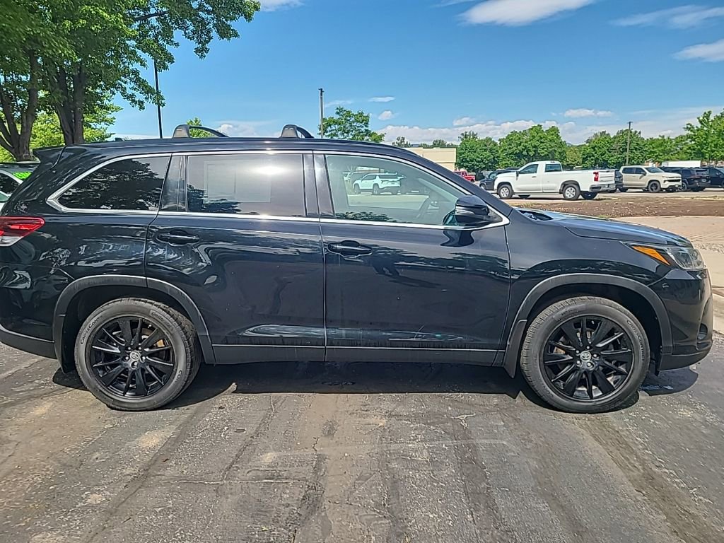 Used 2019 Toyota Highlander SE AWD/4WD image 6
