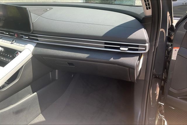 New 2025 Hyundai Elantra Limited image 27