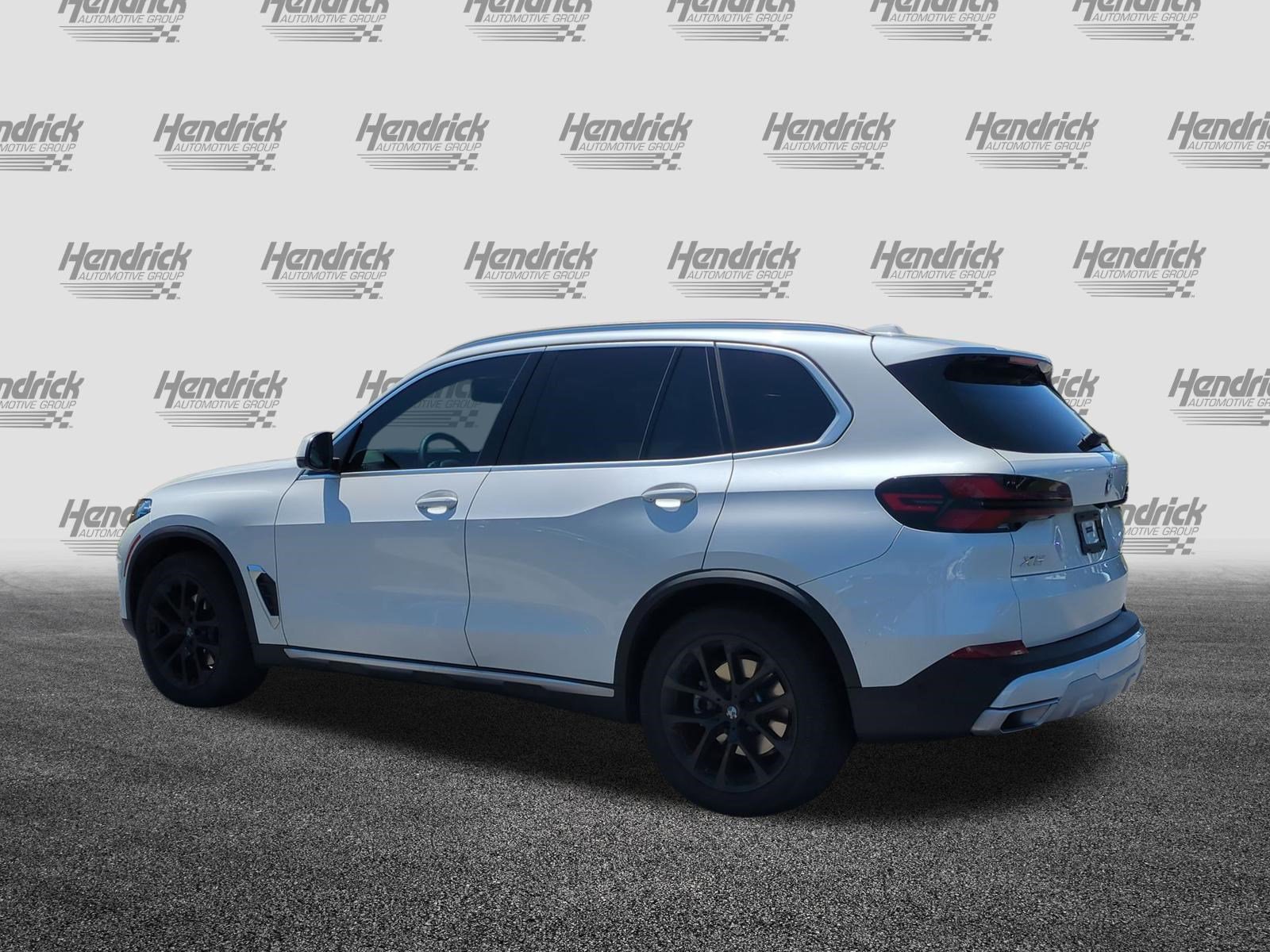 Certified 2024 BMW X5 xDrive40i w/ Premium Package AWD/4WD image 8