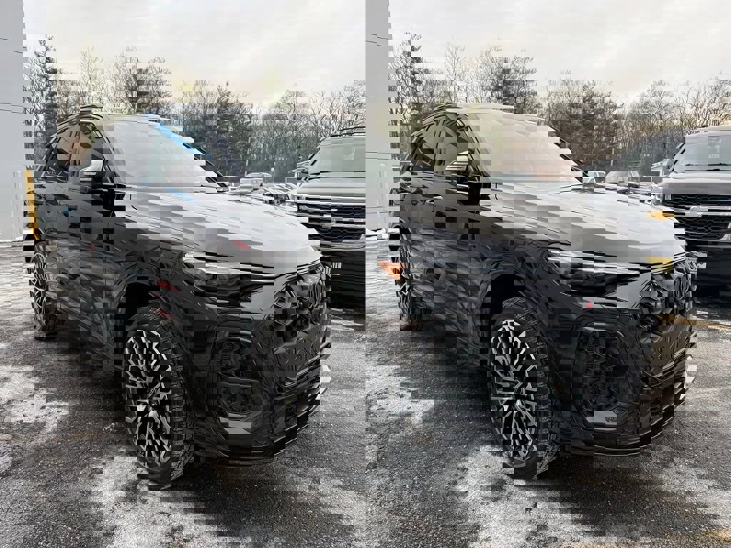 Used 2025 Audi SQ5 Premium Plus w/ Premium Plus Package image 6