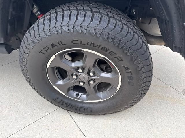 Used 2021 Jeep Gladiator Rubicon w/ Cold Weather Group AWD/4WD image 11