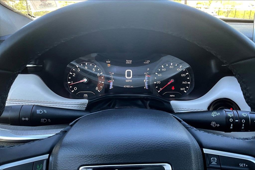 Used 2025 Jeep Compass Limited AWD/4WD image 14