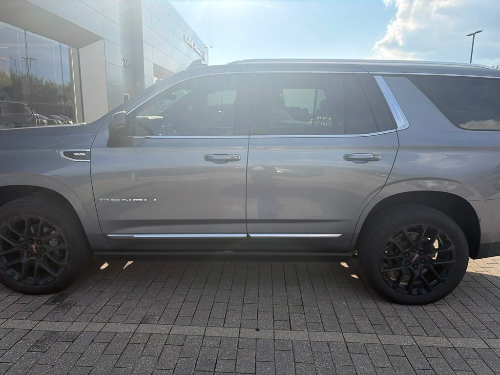 Used 2022 GMC Yukon Denali w/ Denali Premium Package AWD/4WD image 8