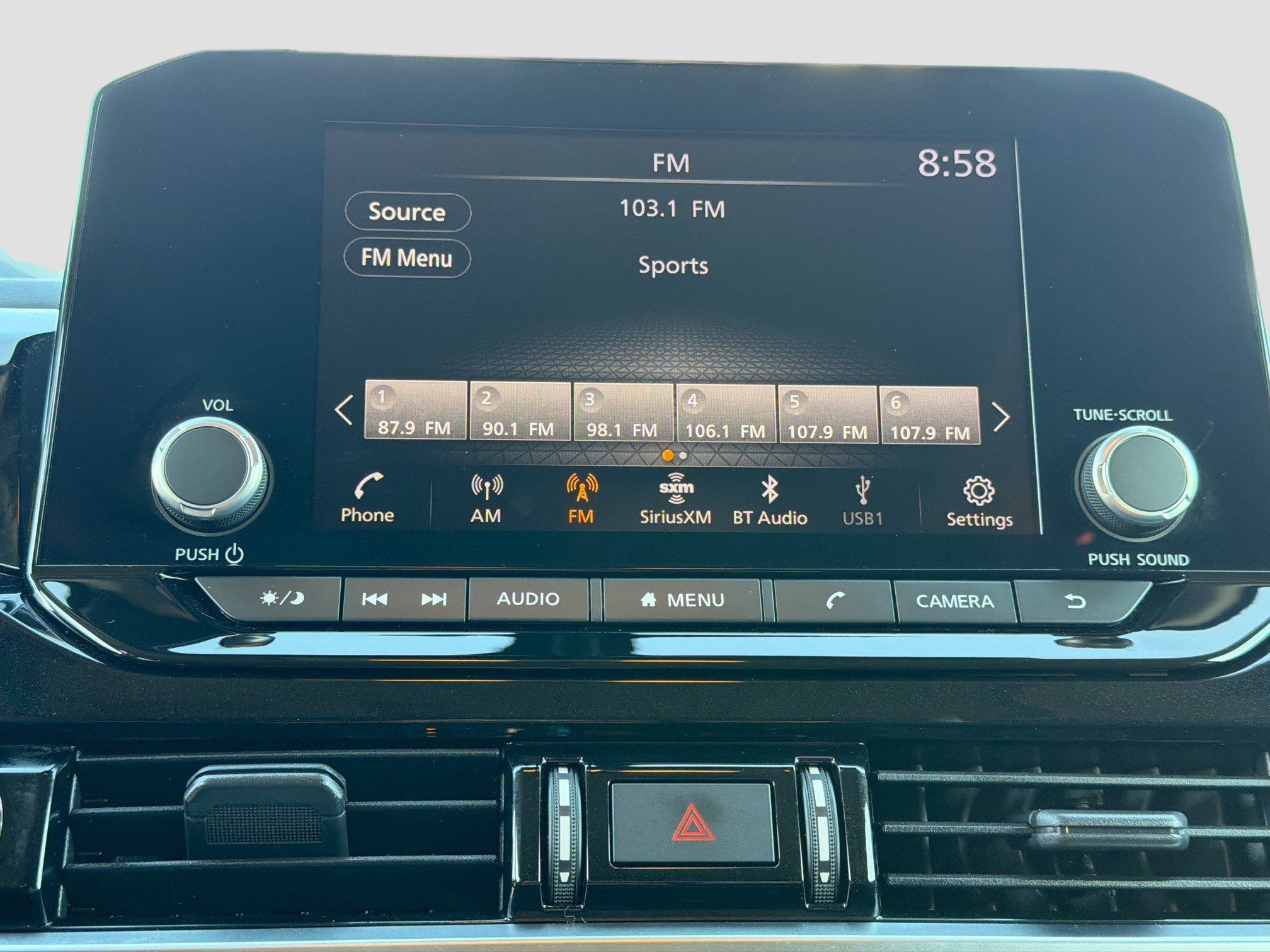 Used 2023 Nissan Pathfinder SV w/ SV Premium Package image 32