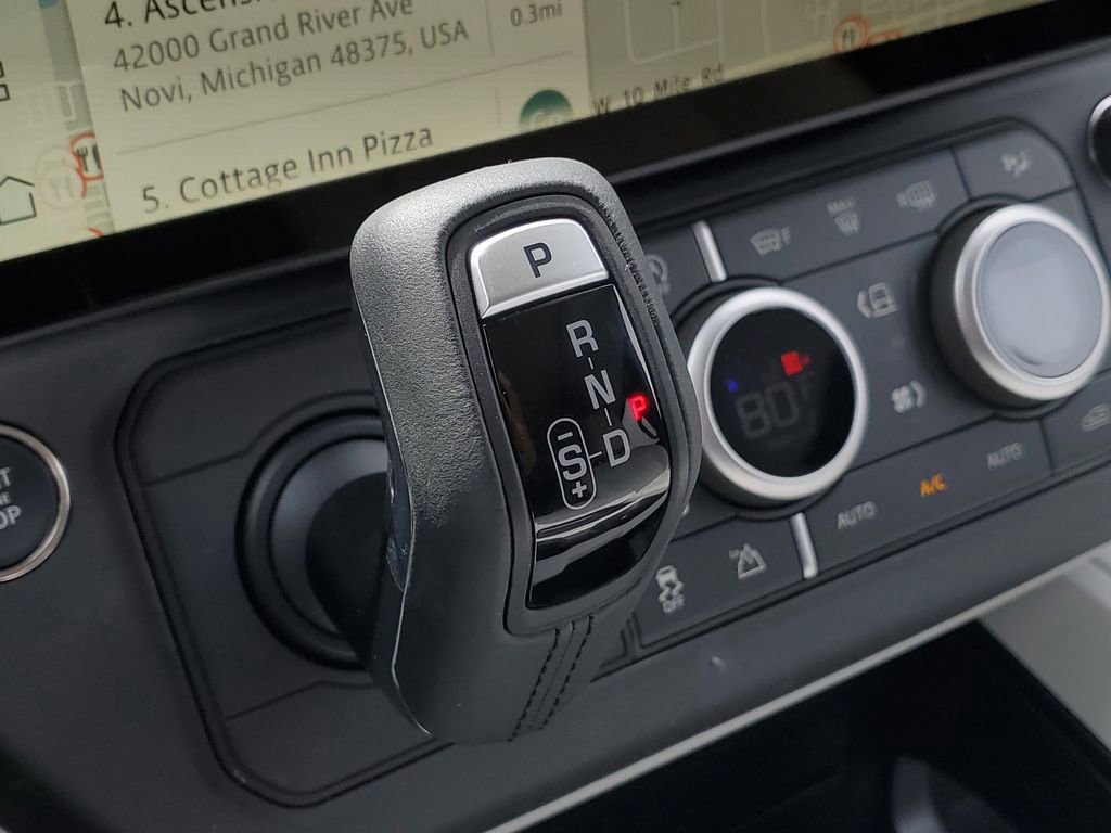 New 2026 Land Rover Defender 130 X-Dynamic SE image 22