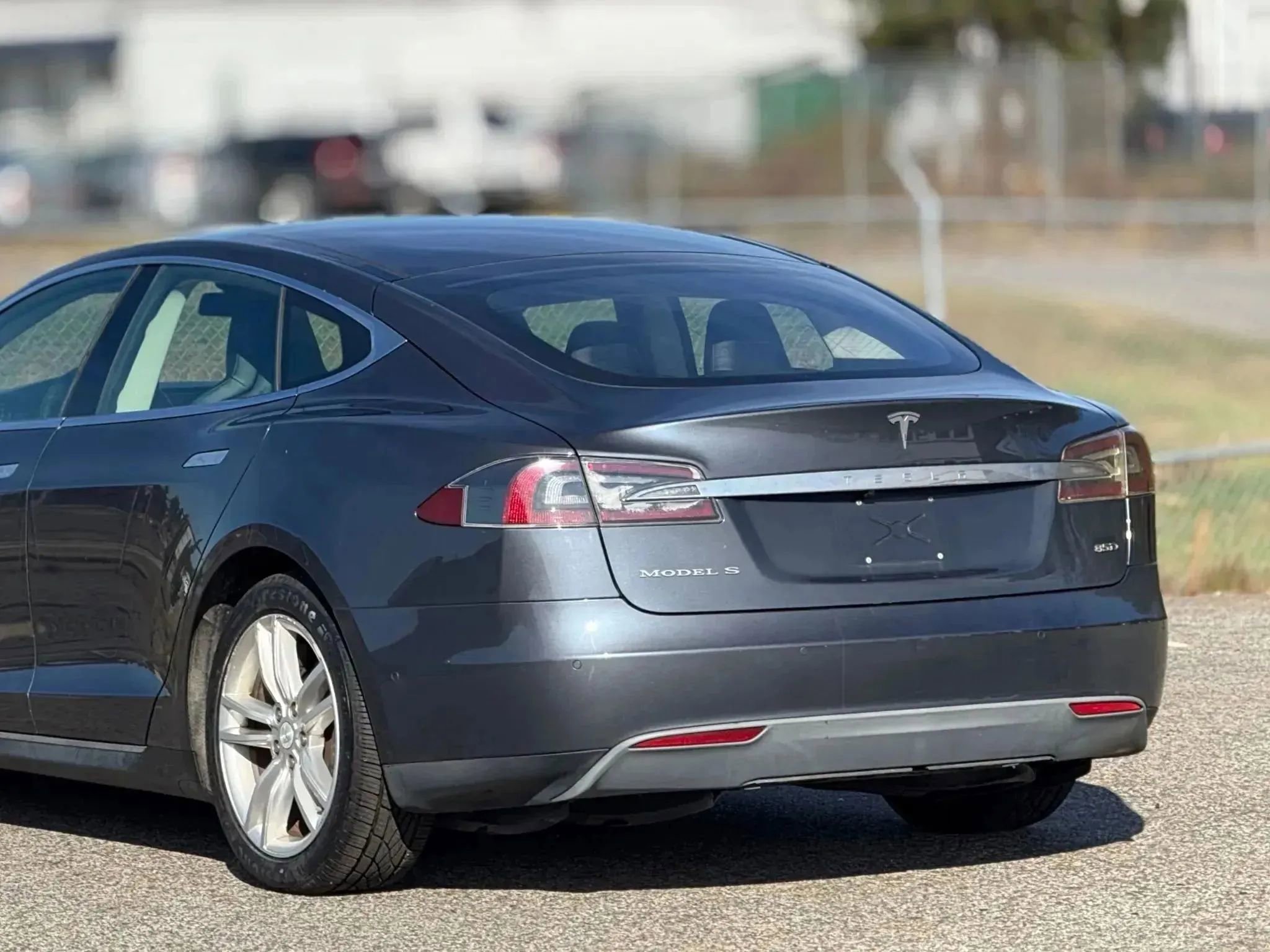 Used 2015 Tesla Model S 85D image 16