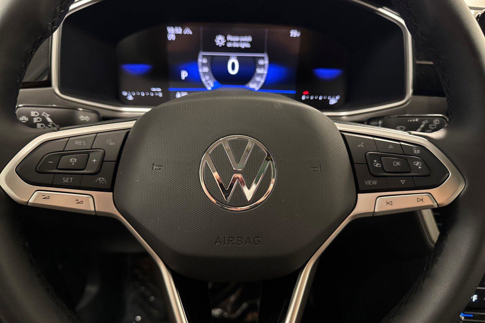 New 2025 Volkswagen Taos SE image 22