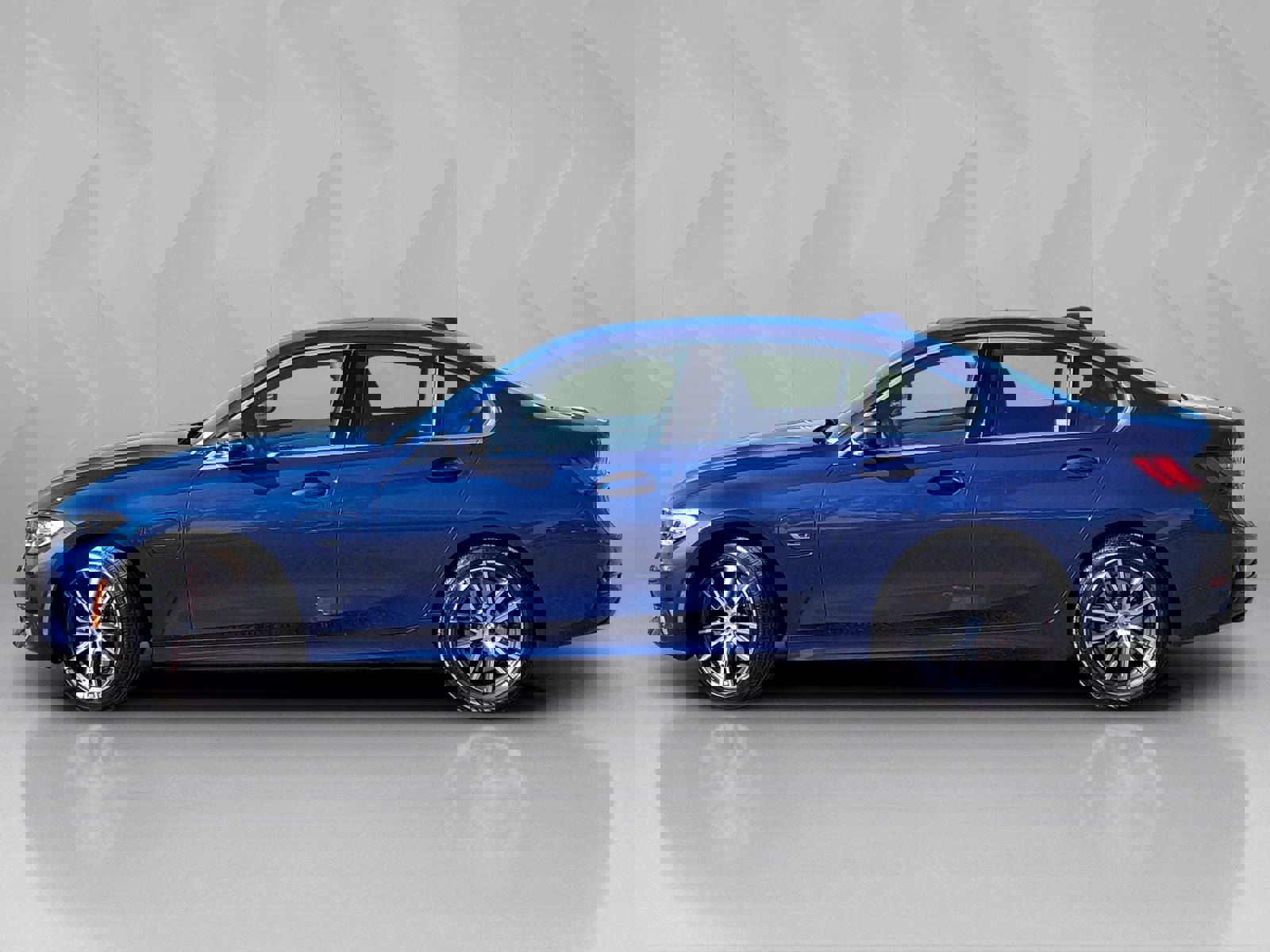 Used 2022 BMW 330e xDrive w/ Premium Package image 3