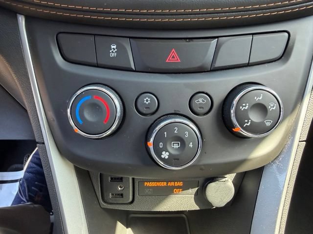 Used 2022 Chevrolet Trax LT w/ LT Convenience Package AWD/4WD image 22