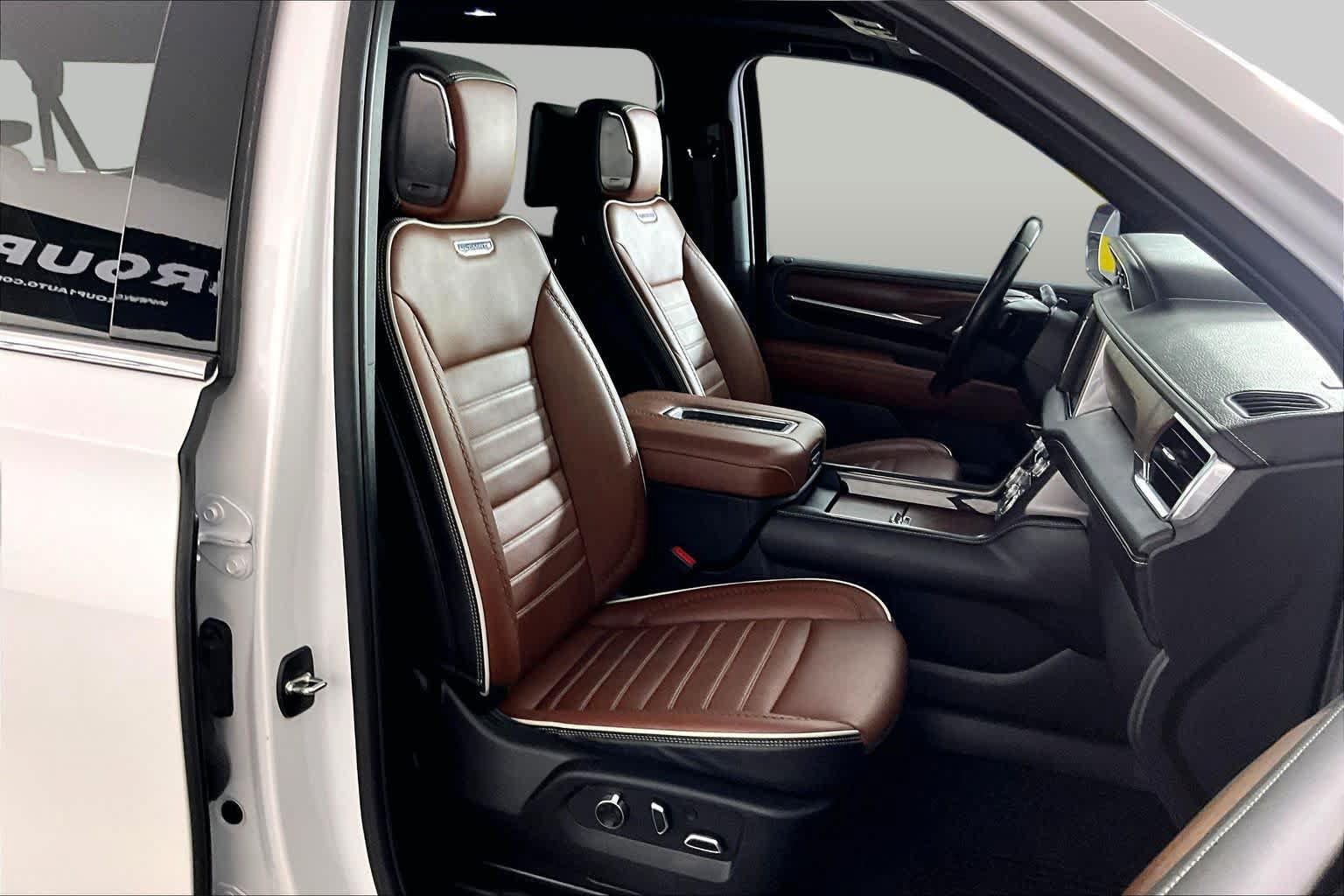 Certified 2023 GMC Yukon XL Denali Ultimate AWD/4WD image 9