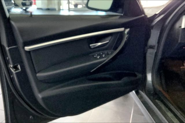 Used 2018 BMW 330i Sedan RWD image 10
