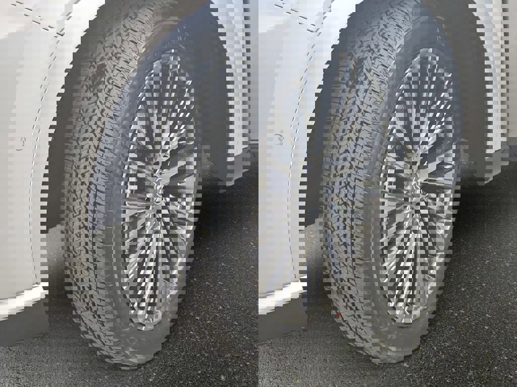 New 2026 Lexus RX 450h AWD image 32