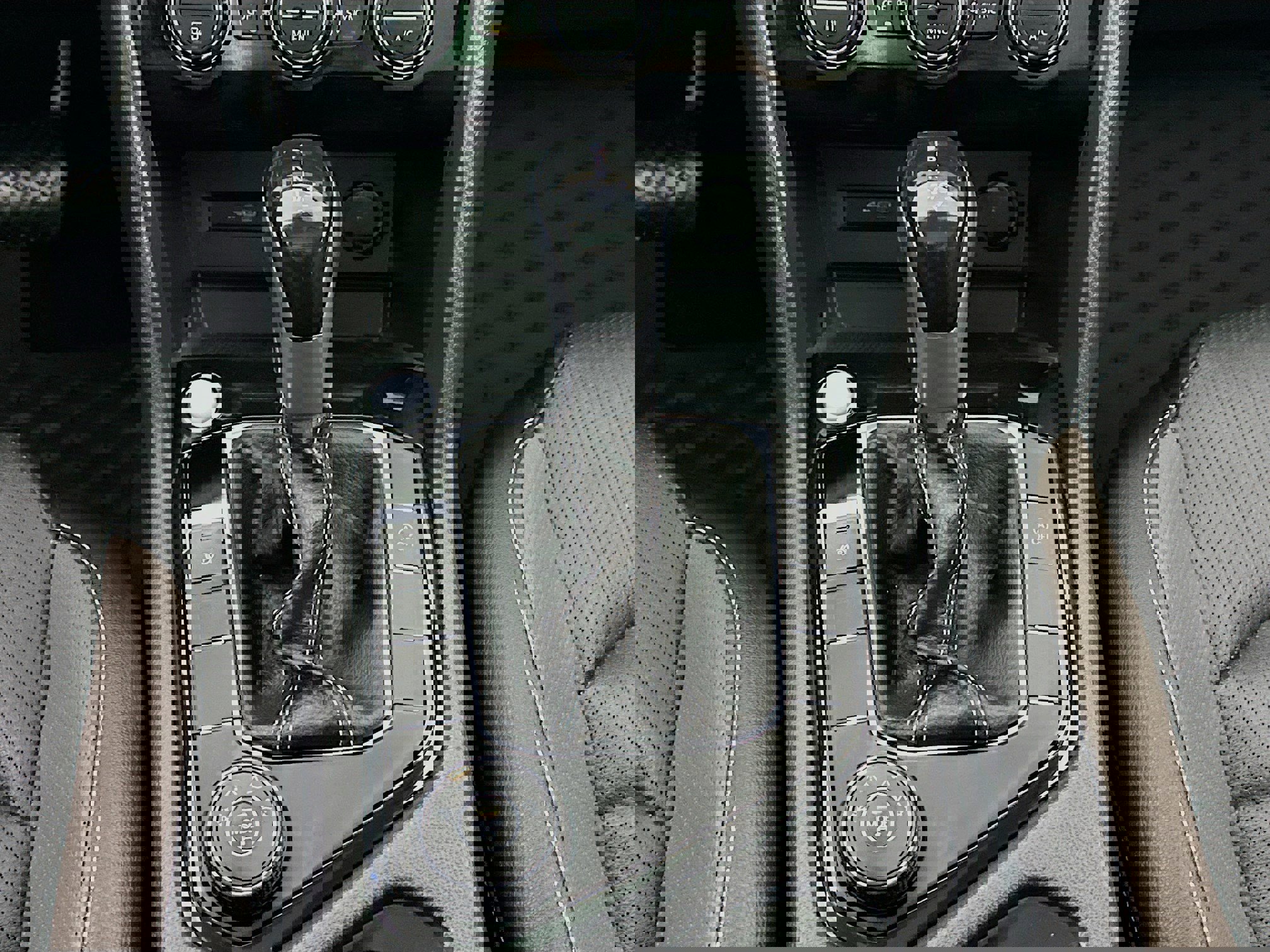 Used 2022 Volkswagen Taos SEL w/ Panoramic Sunroof Package image 14