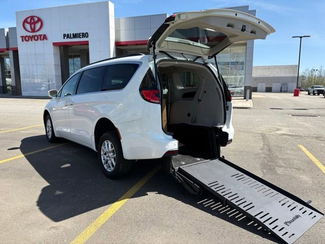 Used 2022 Chrysler Pacifica Touring-L